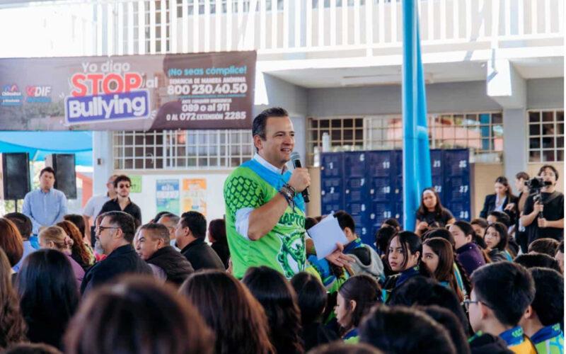 Para prevenir riesgos en la adolescencia en 22 escuelas, Marco Bonilla puso en marcha el programa “conecta contigo”