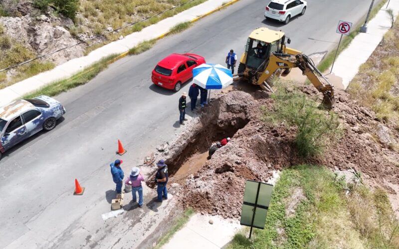 Inicia JMAS Chihuahua reposición de línea hidráulica en la vialidad Ch-P