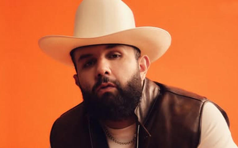 Carín León enfrenta críticas tras concierto con baja asistencia en Tijuana y desata polémica en redes