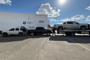 Operativo en Práxedis deja tres vehículos asegurados; dos tenían reporte de robo en EE.UU.