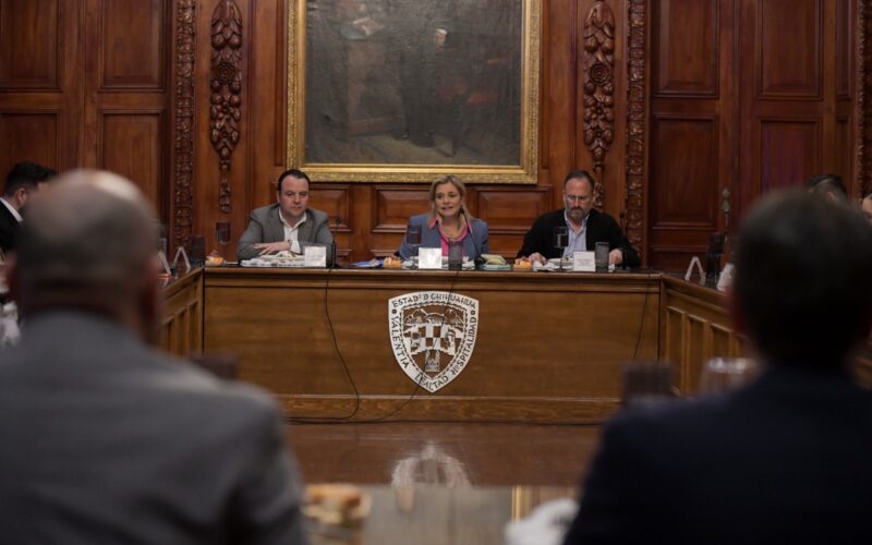 Maru Campos se reúne con diputados para fortalecer coordinación institucional