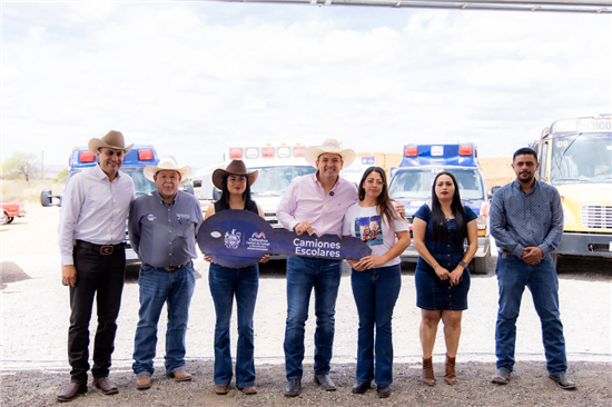 Entregan apoyos al campo y servicios en la colonia Soto para fortalecer a familias rurales