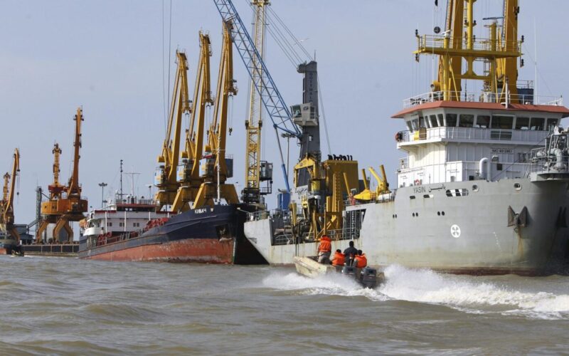 EU anuncia bloqueo total a puertos de Irán y asegura haber frenado su comercio marítimo