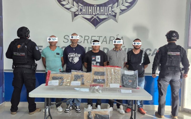 Caen cinco presuntos integrantes de grupo delictivo en Juárez; aseguran armas y droga