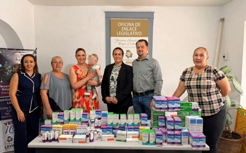 Yesenia Reyes entrega medicamentos y fortalece apoyos de salud en municipios del Distrito 01