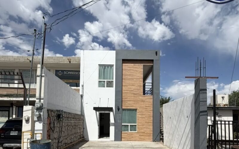 Asegura Fiscalía armas y evidencia durante cateo en vivienda de Ciudad Juárez