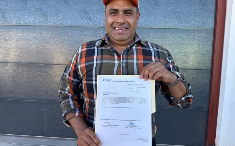 Alfredo “El Caballo” Lozoya desmiente supuestas irregularidades en viviendas de La Fortuna.