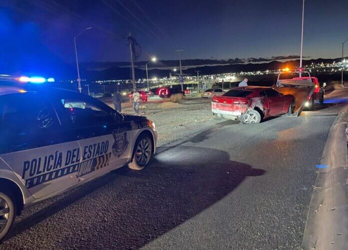 Pierde el control y se impacta contra cerro en la Teófilo Borunda; fuerte choque sin lesionados