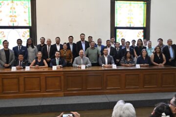 Santiago De la Peña toma protesta a nueva dirigencia de comunicadores deportivos en Chihuahua