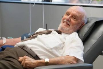 James Harrison: el hombre que salvó a más de 2 millones de bebés gracias a una promesa hecha en su adolescencia