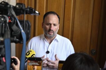 Gobierno del Estado rechaza otorgar apoyos fuera de la ley y advierte posible venta de beneficios en tianguis
