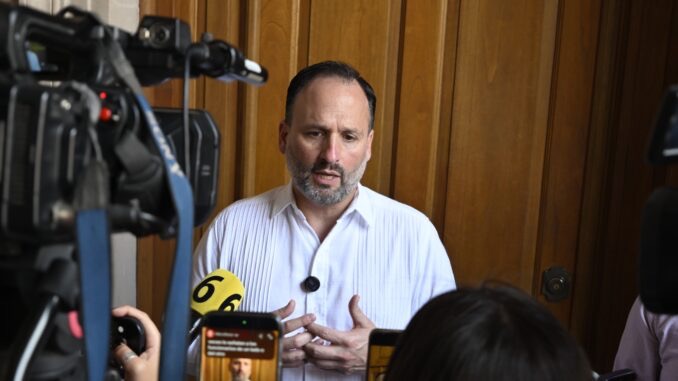 Gobierno del Estado rechaza otorgar apoyos fuera de la ley y advierte posible venta de beneficios en tianguis