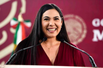Gobernadora de Colima reporta compra de dos terrenos de contado por más de 2 millones de pesos