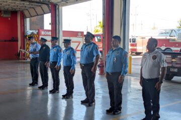 Reconocen 28 Años De Servicio Del Capitán Manuel Ambriz En El Departamento De Bomberos De Juárez