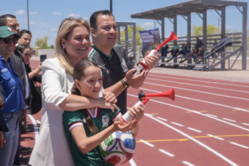Maru Campos inaugura moderna pista de atletismo en Delicias tras más de 40 años de espera