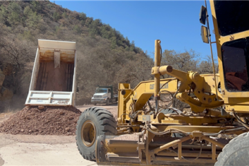 Municipio ofrece horas máquina subsidiadas para impulsar el desarrollo del campo en Chihuahua