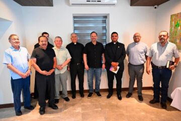 Santiago De la Peña fortalece diálogo con líderes católicos para impulsar el bienestar de las familias