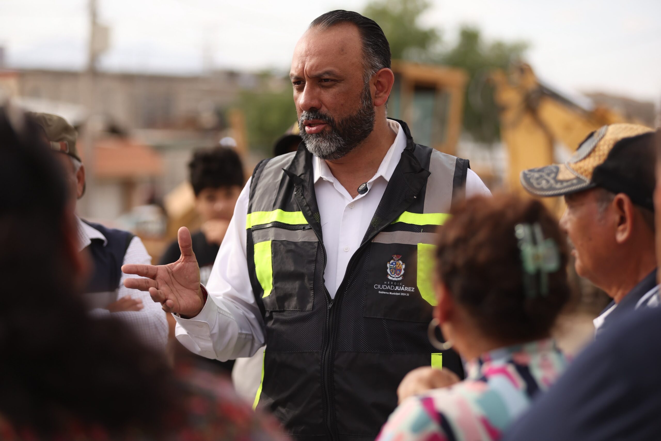 Supervisa Héctor Ortiz Orpinel obras de pavimentación que beneficiarán a más de 100 familias en Ciudad Juárez