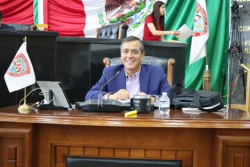 Morena acusa intento de “blindar” espacios políticos en ayuntamientos y presenta reserva a reforma electoral
