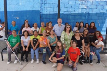 Mario Vázquez entrega apoyos a familias afectadas por las lluvias en la colonia Mármol III