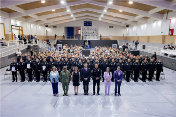 Ascienden a 65 policías municipales en Chihuahua; reconocen su preparación y compromiso con la seguridad