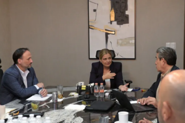 Maru Campos da seguimiento a familias desplazadas de Cinco Llagas; instruye mantener apoyo integral