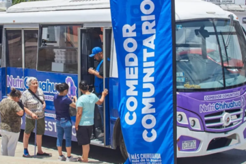 Lleva NutriChihuahua más de 280 comidas calientes a familias de la colonia Rosario