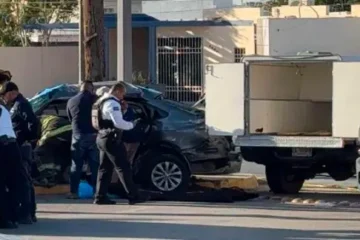 Muere joven tras aparatoso choque en el cruce de Plutarco Elías Calles y De la Raza