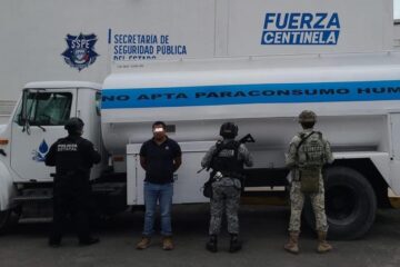 Asegura SSPE camión con diésel de presunta procedencia ilegal y detiene a un hombre en Ciudad Juárez