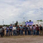 Entregan apoyos a productores de Lázaro Cárdenas; Ismael Pérez Pavía reconoce respaldo al campo
