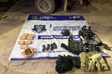 Refuerza SSPE operativo en San Juanito tras agresión armada; aseguran vehículo, droga y equipo táctico