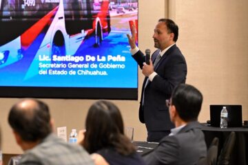 Reconoce DESEC Juárez a Santiago De la Peña por implementación del JuárezBus