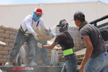 Coesvi entrega materiales de construcción a 23 familias de Satevó para mejorar sus viviendas