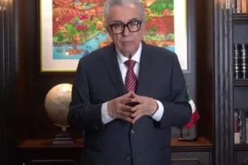 Rocha Moya vuelve a pedir licencia; deja la gubernatura un día después de regresar al cargo