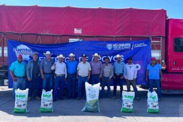 Arturo Zubía suma 380 toneladas de apoyos al campo en Jiménez
