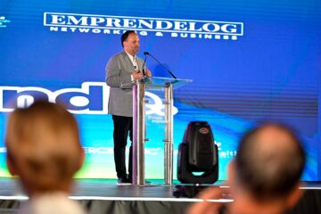 Santiago De la Peña destaca el papel de las mujeres emprendedoras en el desarrollo de Chihuahua