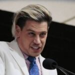 ICE detiene a Milo Yiannopoulos, antiguo simpatizante de las deportaciones de Trump