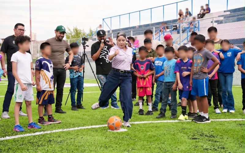 Reabren cancha rehabilitada en la Deportiva La Alianza; beneficiará a 300 jóvenes cada semana