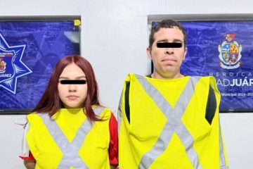 irculaban a exceso de velocidad con un revólver y dos menores a bordo; detienen a pareja en Juárez