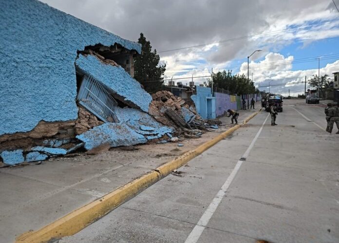 Lluvias siguen golpeando a Juárez: reportan viviendas inundadas, bardas colapsadas y una persona lesionada