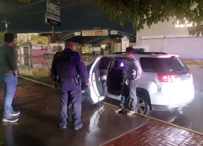 Policías municipales brindan más de 70 apoyos durante lluvias en Ciudad Juárez