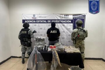 Catean vivienda en La Cuesta y aseguran armas, equipo táctico y más de 450 cartuchos