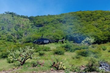 Rescatan por aire a mujer de 72 años tras emergencia médica en Uruachi