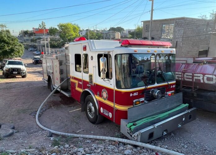Incendio daña dos habitaciones de una casa en la colonia 2 de Octubre