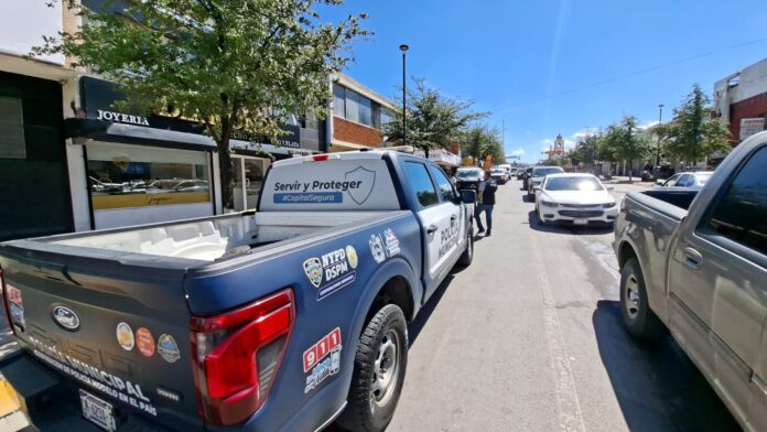 Asaltan joyería en el Centro de Chihuahua; atan al encargado y lo encierran en un baño