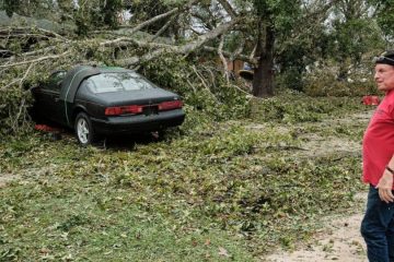 Deja “Isaías” al menos cuatro muertos y cientos de miles sin electricidad en Estados Unidos
