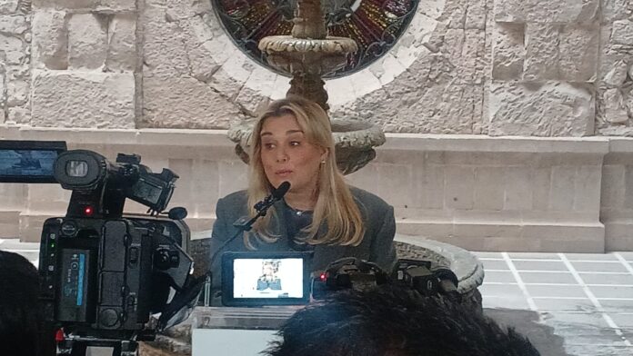 Maru Campos anuncia próximos relevos en el gabinete estatal