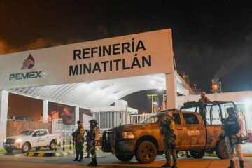 Reporta Pemex dos trabajadores heridos tras ataque en refinería de Minatitlán
