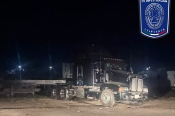 Aseguran en Parral tractocamión investigado por accidente fatal de ciclistas en Jiménez